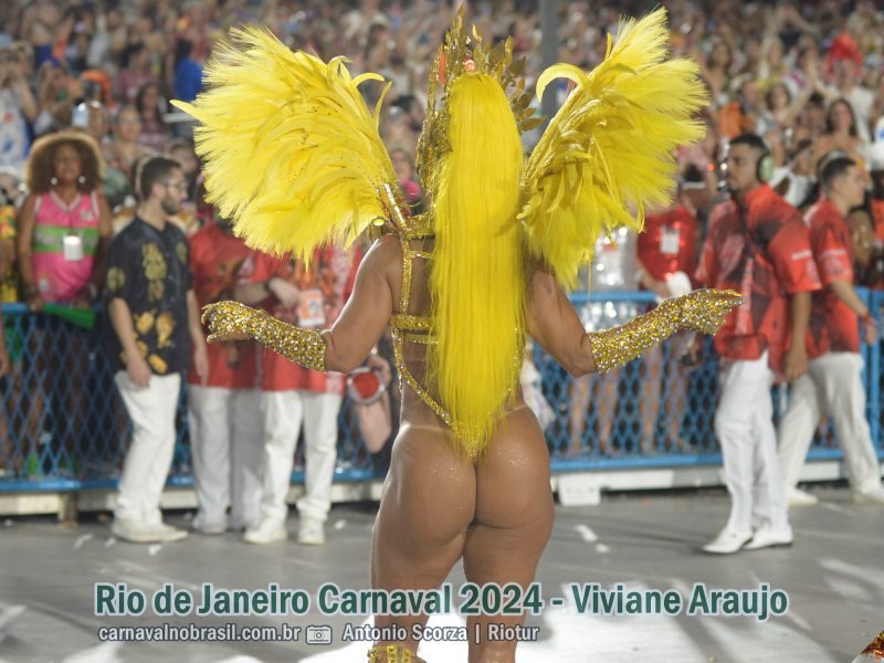 Fotos Viviane Araujo no Carnaval 2024 do Rio de Janeiro - Rainha de bateria do Salgueiro