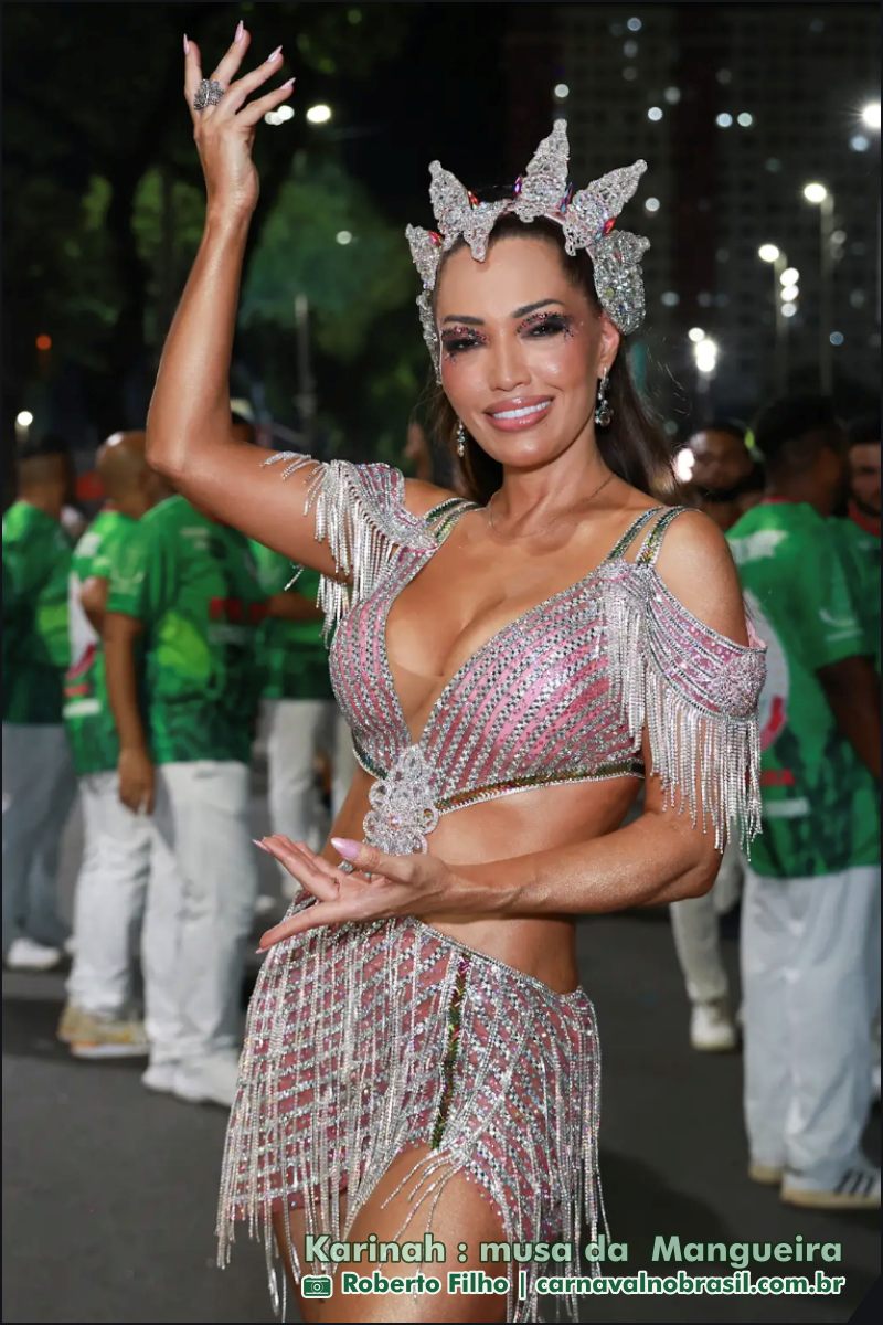 Momentos Karinah, musa da Mangueira, no ensaio técnico para o Carnaval 2025 no Rio de Janeiro