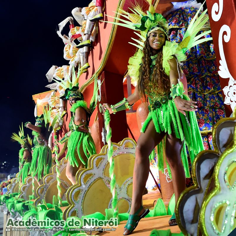 Desfile Acadêmicos de Niterói no Carnaval 2025 do Rio de Janeiro - carnavalnobrasil.com.br
