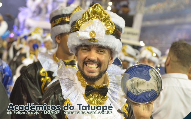 Desfile da Acadêmicos do Tatuapé no Carnaval 2025 de São Paulo