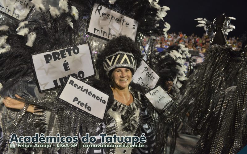 Desfile da Acadêmicos do Tatuapé no Carnaval 2025 de São Paulo