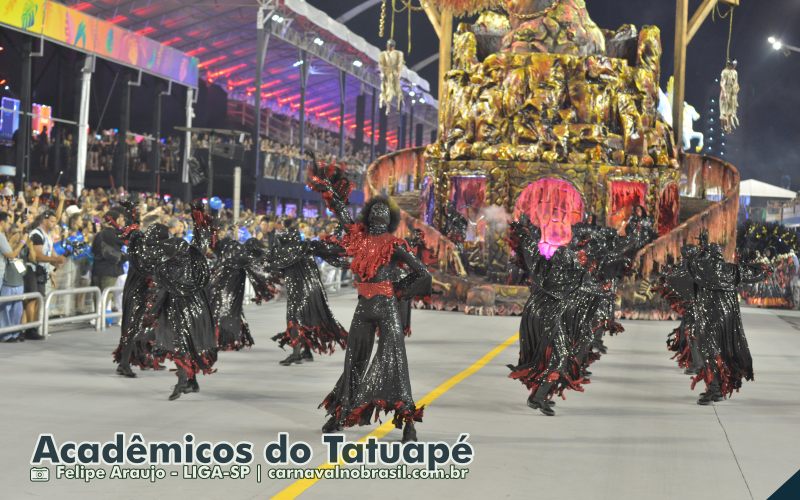 Desfile da Acadêmicos do Tatuapé no Carnaval 2025 de São Paulo