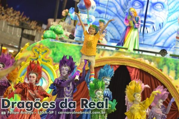 Desfile da Dragões da Real no Carnaval 2025 de São Paulo