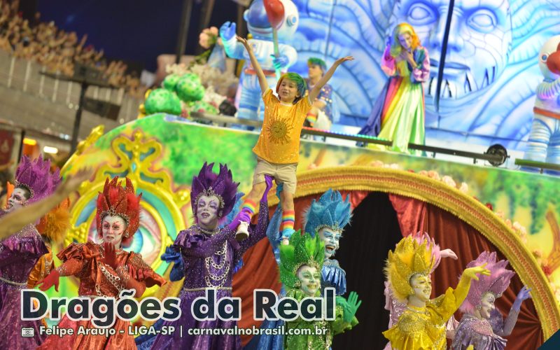 Desfile da Dragões da Real no Carnaval 2025 de São Paulo