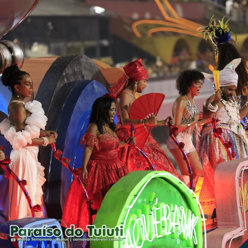 Desfile Paraíso do Tuiuti no Carnaval 2025 do Rio de Janeiro