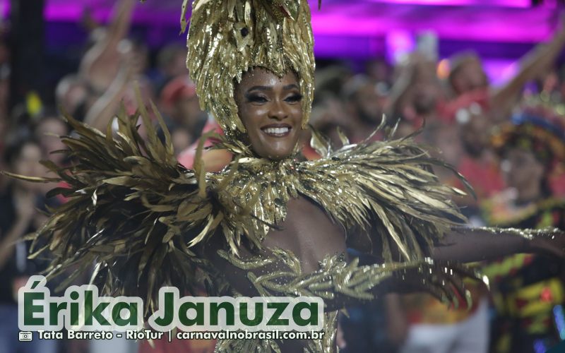 Érika Januza, rainha de bateria da Viradouro, no Carnaval 2025 do Rio de Janeiro