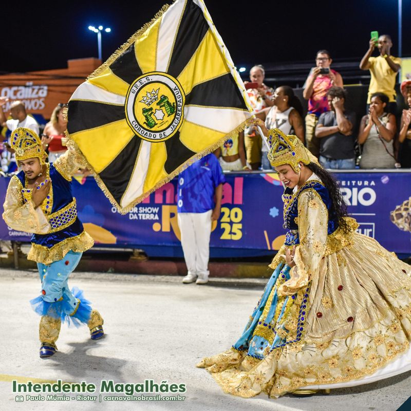 Intendente Magalhaes - desfile Coroado de Jacarepaguá no Carnaval 2025