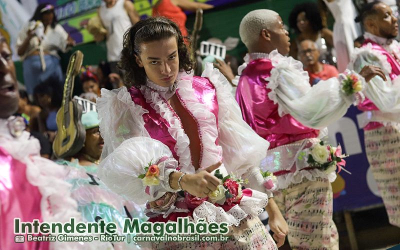 Desfile Independentes de Olaria no Carnaval 2025 na Intendente Magalhães