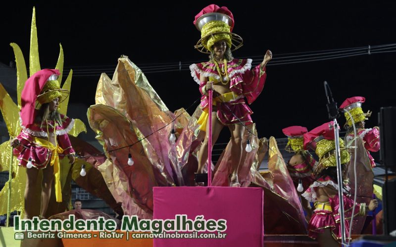 Desfile Independentes de Olaria no Carnaval 2025 na Intendente Magalhães