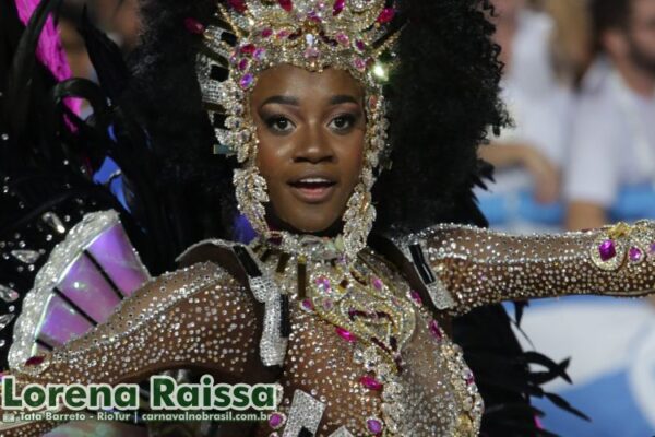 Lorena Raissa, rainha de bateria da Beija-Flor de Nilópolis no Carnaval 2025 do Rio de Janeiro
