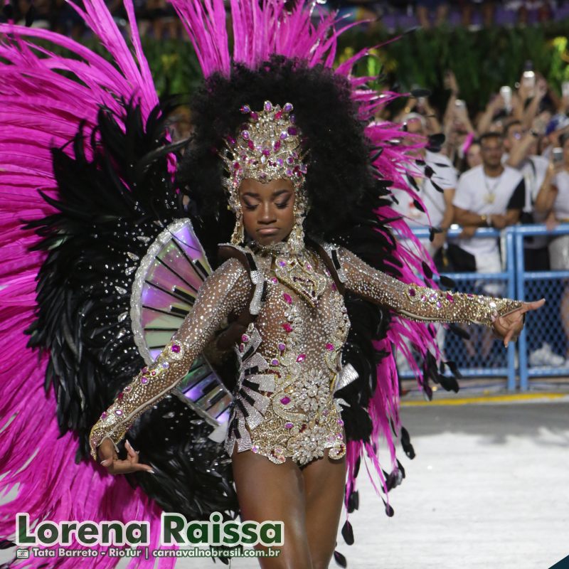 Lorena Raissa, rainha de bateria da Beija-Flor de Nilópolis no Carnaval 2025 do Rio de Janeiro