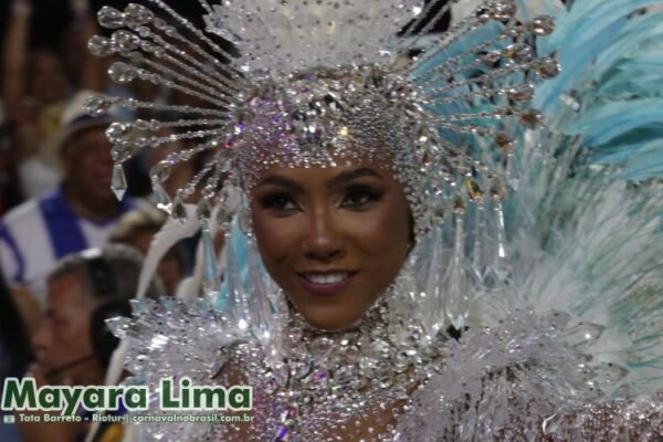 Mayara Lima, rainha de Bateria da Paraiso do Tuiuti, no Carnaval 2025