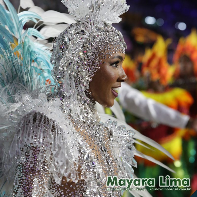 Mayara Lima, rainha de Bateria da Paraiso do Tuiuti, no Carnaval 2025 