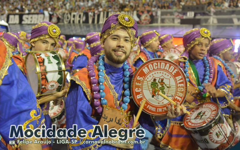 Desfile Mocidade Alegre no Carnaval 2025 de São Paulo