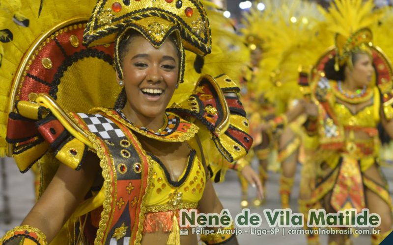 Desfile Nenê de Vila Matilde no Carnaval 2025 de São Paulo