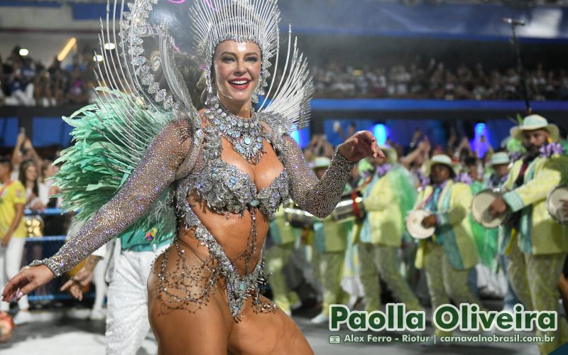 Paolla Oliveira, rainha de Bateria da Grande Rio, no Carnaval 2025