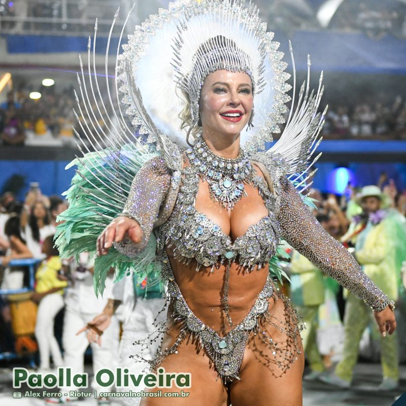 Paolla Oliveira, rainha de Bateria da Grande Rio, no Carnaval 2025