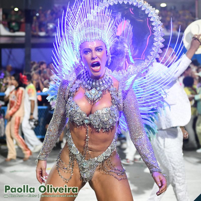 Paolla Oliveira, rainha de Bateria da Grande Rio, no Carnaval 2025