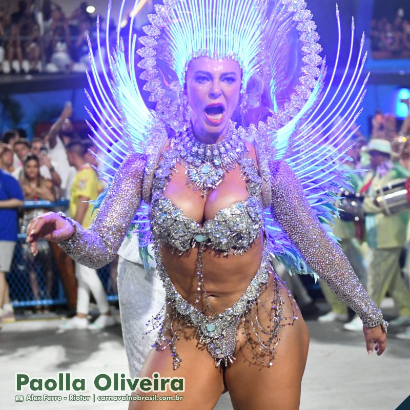 Paolla Oliveira, rainha de Bateria da Grande Rio, no Carnaval 2025