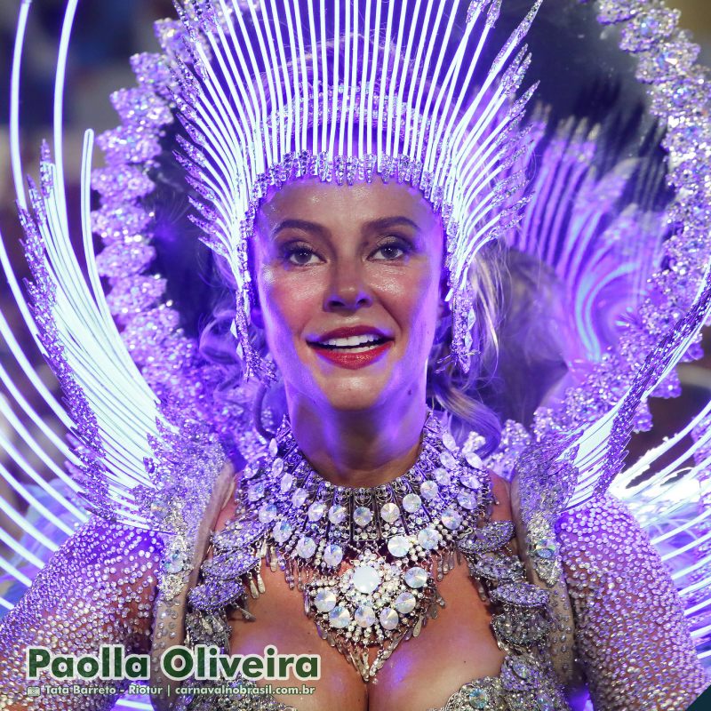 Paolla Oliveira, rainha de Bateria da Grande Rio, no Carnaval 2025