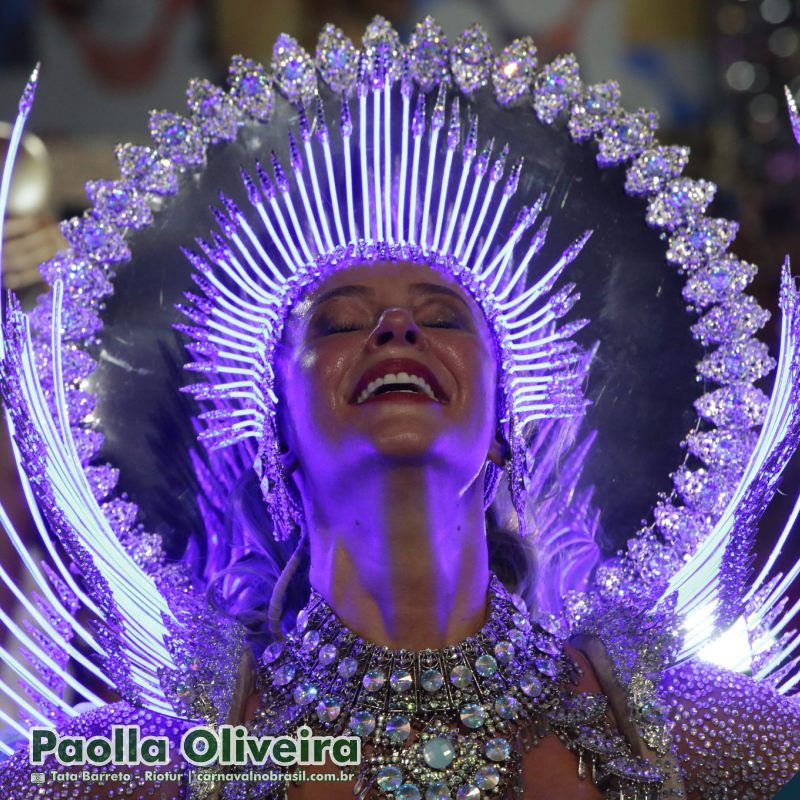 Paolla Oliveira, rainha de Bateria da Grande Rio, no Carnaval 2025