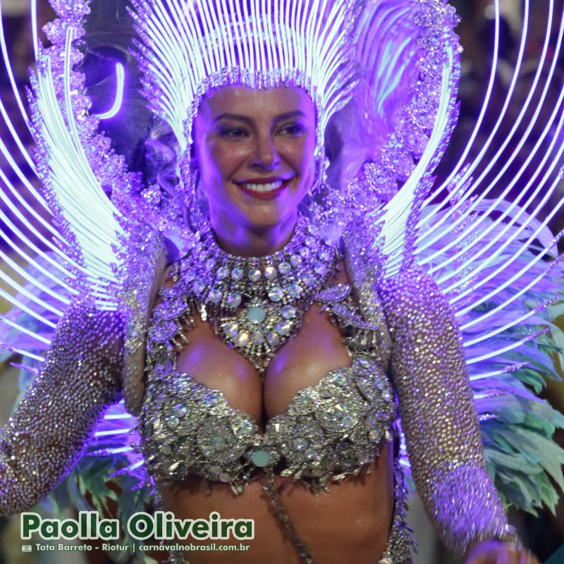 Paolla Oliveira, rainha de Bateria da Grande Rio, no Carnaval 2025