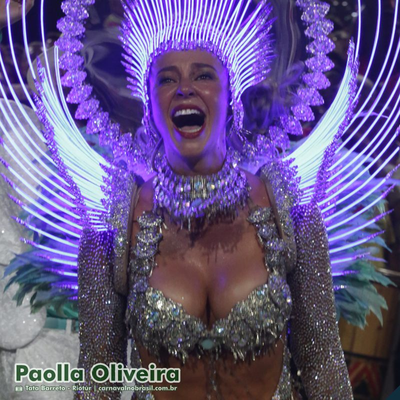 Paolla Oliveira, rainha de Bateria da Grande Rio, no Carnaval 2025