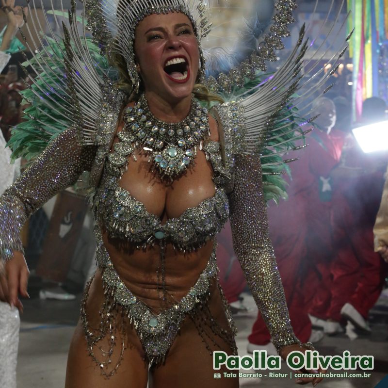 Paolla Oliveira, rainha de Bateria da Grande Rio, no Carnaval 2025