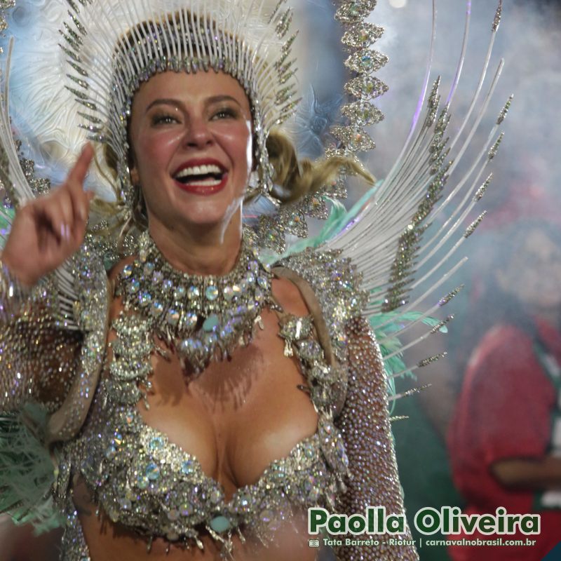 Paolla Oliveira, rainha de Bateria da Grande Rio, no Carnaval 2025