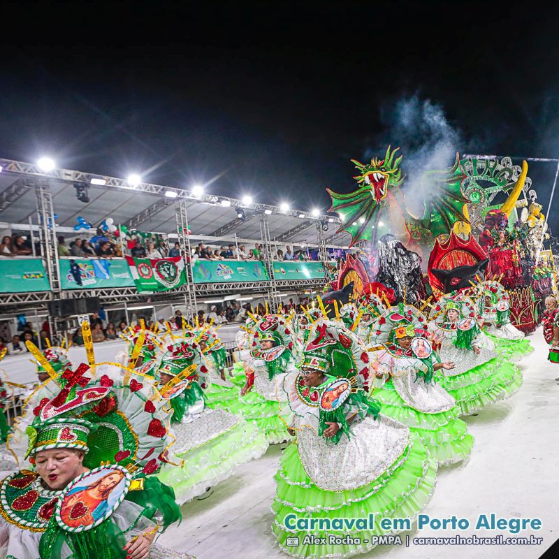 Desfile Estado Maior da Restinga no Carnaval 2025 de Porto Alegre
