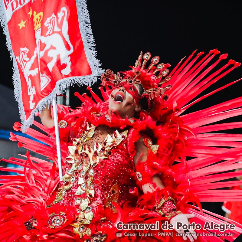 Desfile Imperadores do Samba no Carnaval 2025 de Porto Alegre