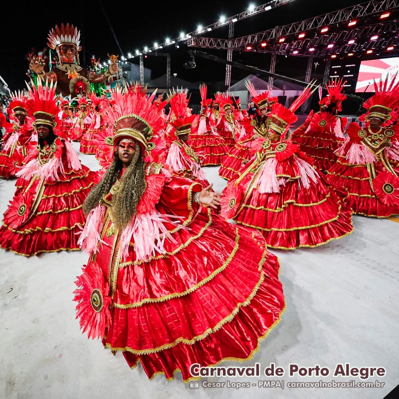 Desfile Imperadores do Samba no Carnaval 2025 de Porto Alegre