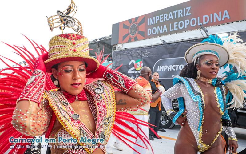 Desfile Imperatriz Dona Leopoldina no Carnaval 2025 de Porto Alegre