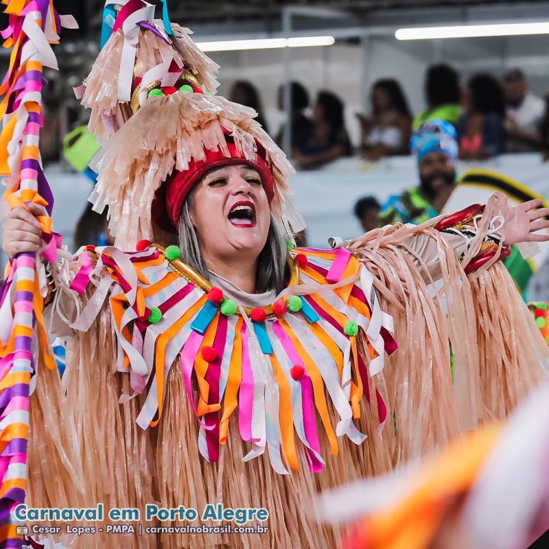 Porto Alegre Carnaval 2025 no Porto Seco : desfile Império da Zona Norte