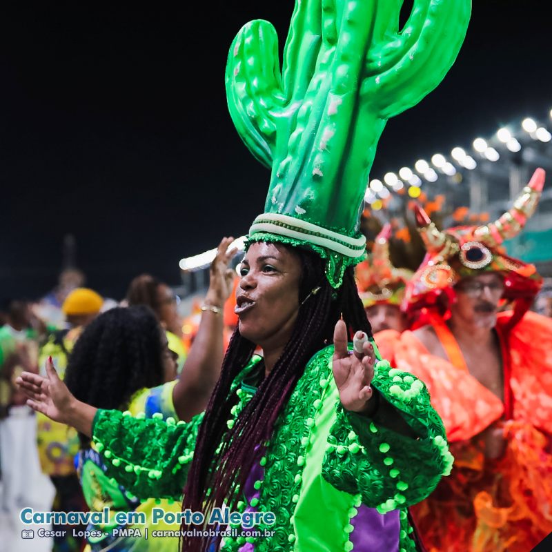 Desfile Unidos da Vila Mapa no Carnaval 2025 de Porto Alegre