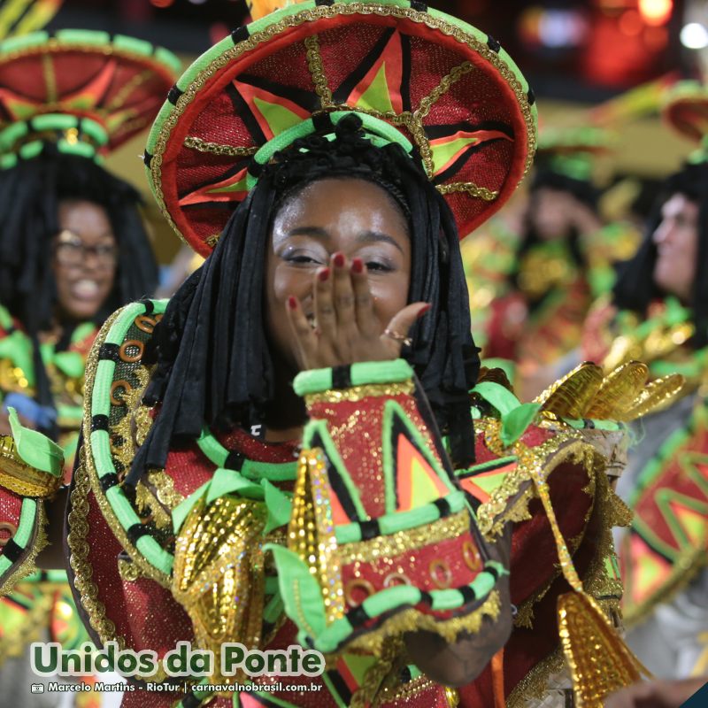 Desfile Unidos da Ponte no Carnaval 2025 do Rio de Janeiro - carnavalnobrasil.com.br