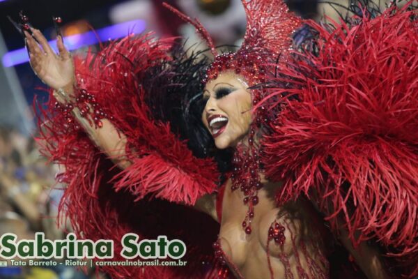 Sabrina Sato, rainha de bateria da Vila Isabel, no Carnaval 2025