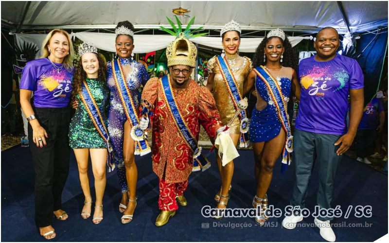 Carnaval na Grande Florianópolis : evento na sede da Unidos da Coloninha mantêm viva a chama carnavalesca