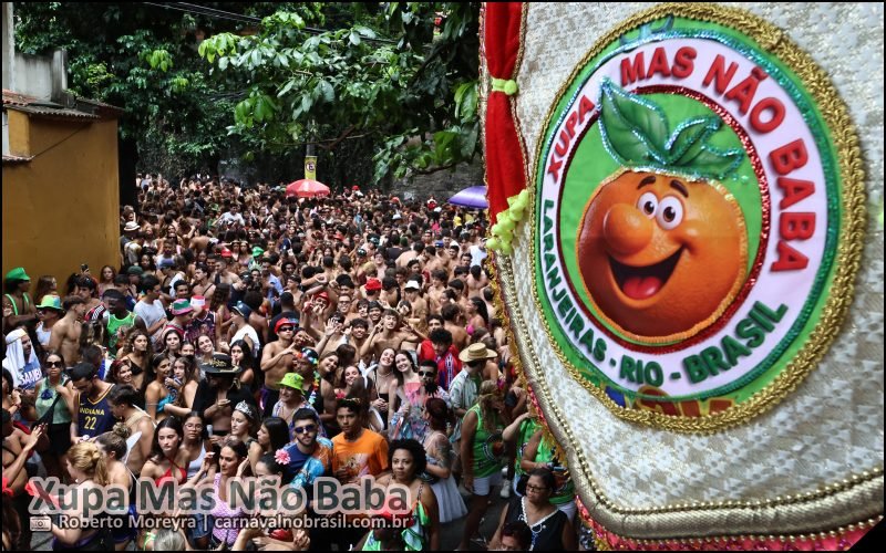 Foto desfile do Bloco Xupa Mas Não Baba no Carnaval de Rua 2026 do Rio de Janeiro - carnavalnobrasil.com.br
